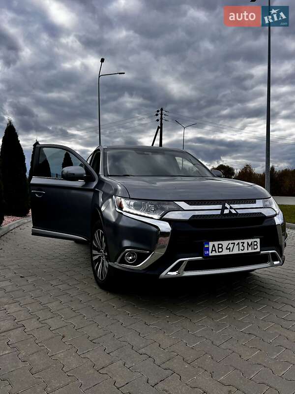 Позашляховик / Кросовер Mitsubishi Outlander 2020 в Вінниці