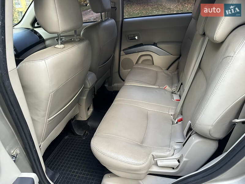 Внедорожник / Кроссовер Mitsubishi Outlander 2009 в Киеве