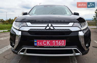 Внедорожник / Кроссовер Mitsubishi Outlander 2020 в 