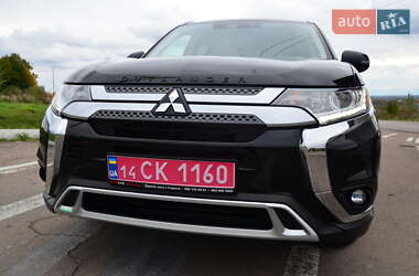 Внедорожник / Кроссовер Mitsubishi Outlander 2020 в 