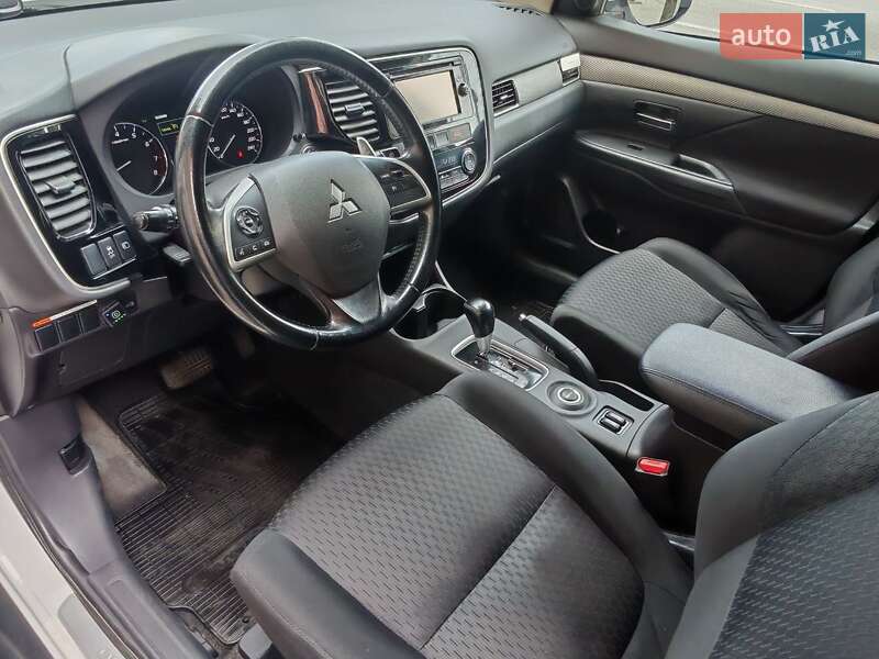 Внедорожник / Кроссовер Mitsubishi Outlander 2013 в Днепре фото 8 Внедорожник / Кроссовер Mitsubishi Outlander 2013 в Днепре