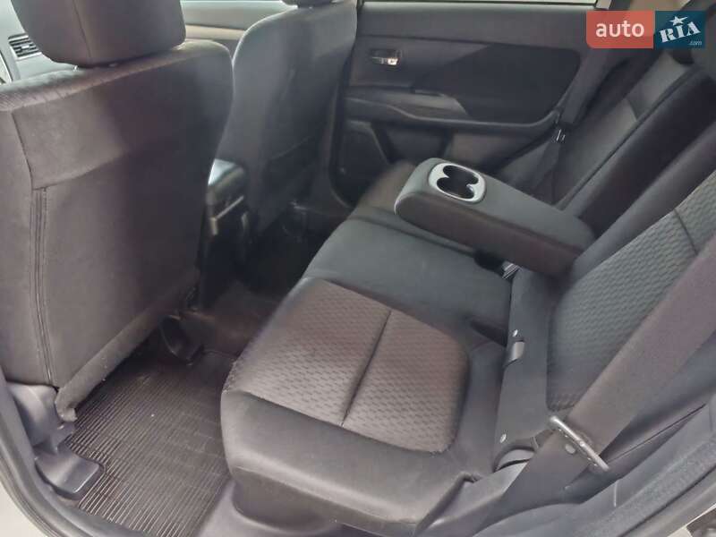 Внедорожник / Кроссовер Mitsubishi Outlander 2013 в Днепре фото 11 Внедорожник / Кроссовер Mitsubishi Outlander 2013 в Днепре