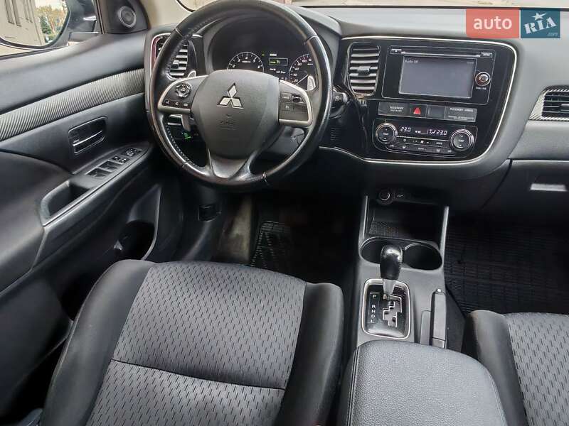 Внедорожник / Кроссовер Mitsubishi Outlander 2013 в Днепре фото 12 Внедорожник / Кроссовер Mitsubishi Outlander 2013 в Днепре