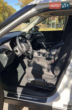 Внедорожник / Кроссовер Mitsubishi Outlander 2022 в Умани