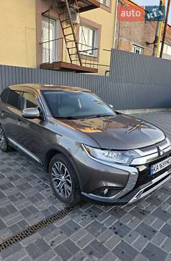 Mitsubishi Outlander 2015
