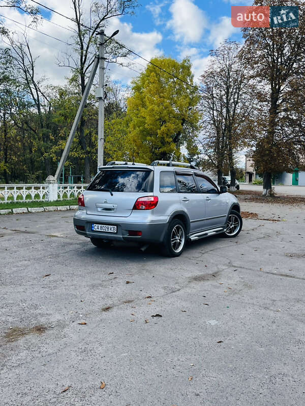 Внедорожник / Кроссовер Mitsubishi Outlander 2005 в Новоархангельске