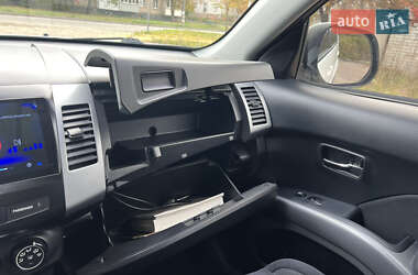 Позашляховик / Кросовер Mitsubishi Outlander 2011 в  фото 24 Позашляховик / Кросовер Mitsubishi Outlander 2011 в