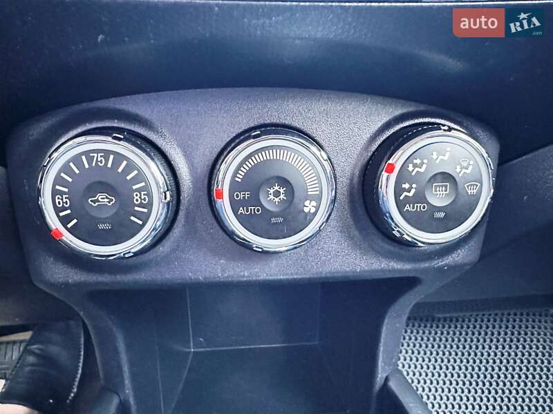 Позашляховик / Кросовер Mitsubishi Outlander 2013 в Запоріжжі