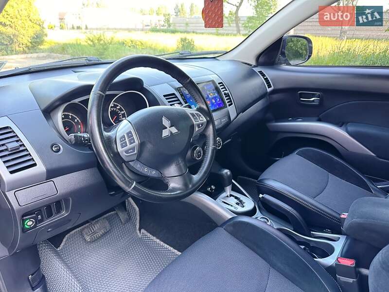 Позашляховик / Кросовер Mitsubishi Outlander 2013 в Запоріжжі