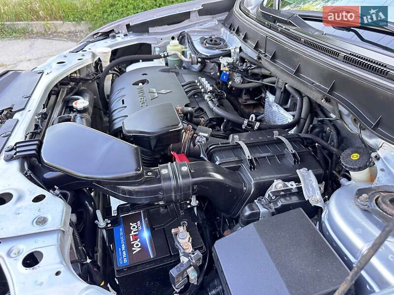 Позашляховик / Кросовер Mitsubishi Outlander 2013 в Запоріжжі