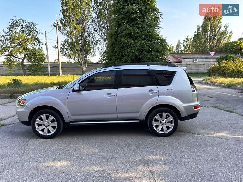 Позашляховик / Кросовер Mitsubishi Outlander 2013 в Запоріжжі