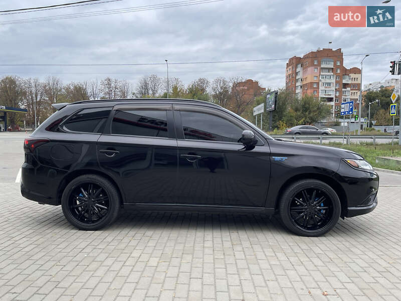 Внедорожник / Кроссовер Mitsubishi Outlander 2018 в Полтаве