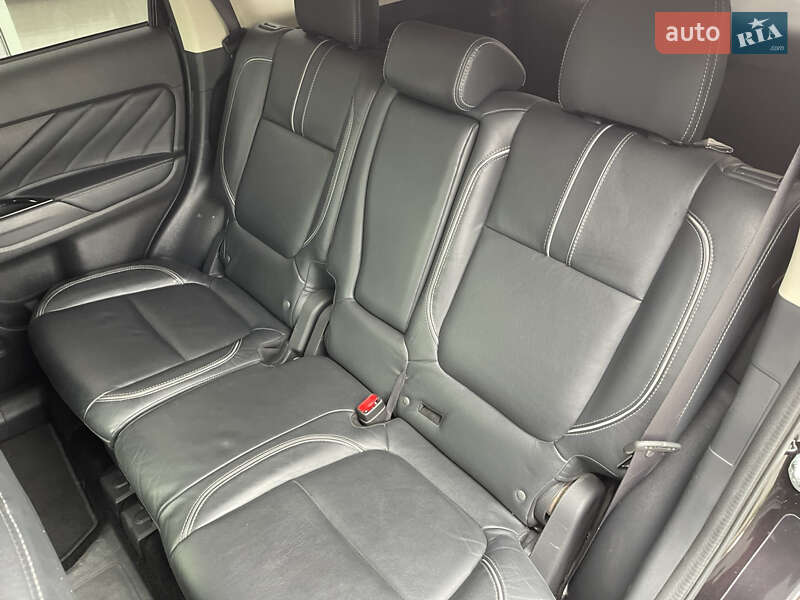 Внедорожник / Кроссовер Mitsubishi Outlander 2018 в Полтаве