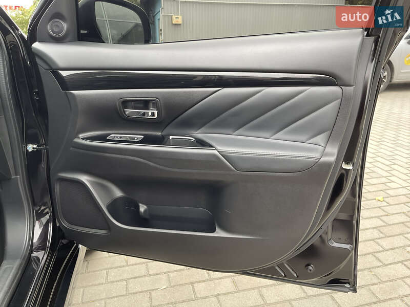 Внедорожник / Кроссовер Mitsubishi Outlander 2018 в Полтаве