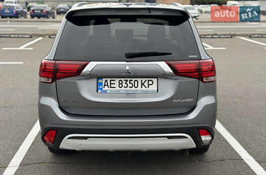 Внедорожник / Кроссовер Mitsubishi Outlander 2019 в 
