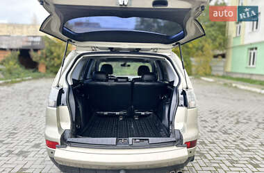Позашляховик / Кросовер Mitsubishi Outlander 2007 в  фото 10 Позашляховик / Кросовер Mitsubishi Outlander 2007 в