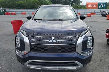 Внедорожник / Кроссовер Mitsubishi Outlander 2021 в 