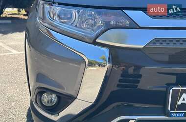 Внедорожник / Кроссовер Mitsubishi Outlander 2021 в 