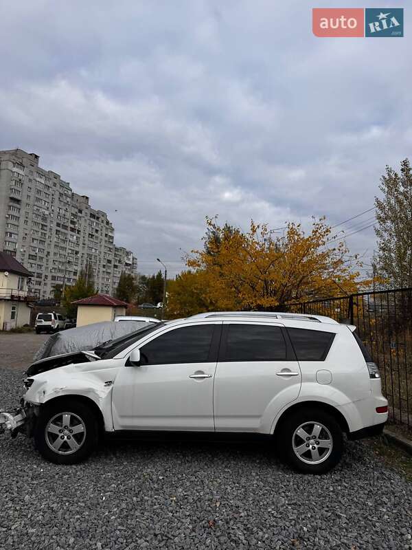 Внедорожник / Кроссовер Mitsubishi Outlander 2007 в Киеве
