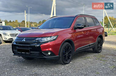 Внедорожник / Кроссовер Mitsubishi Outlander 2016 в Львове