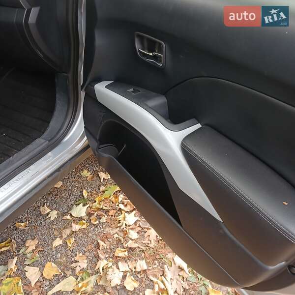 Внедорожник / Кроссовер Mitsubishi Outlander 2007 в Черкассах фото 15 Внедорожник / Кроссовер Mitsubishi Outlander 2007 в Черкассах