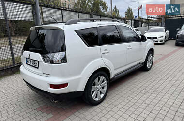 Внедорожник / Кроссовер Mitsubishi Outlander 2010 в 