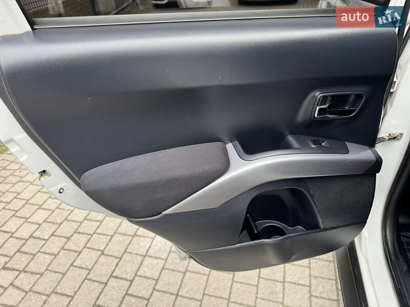 Позашляховик / Кросовер Mitsubishi Outlander 2010 в Запоріжжі