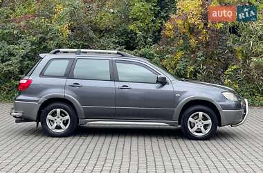 Позашляховик / Кросовер Mitsubishi Outlander 2006 в 