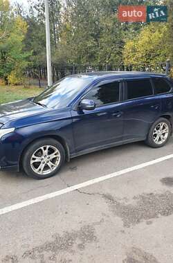 Внедорожник / Кроссовер Mitsubishi Outlander 2013 в Кривом Роге