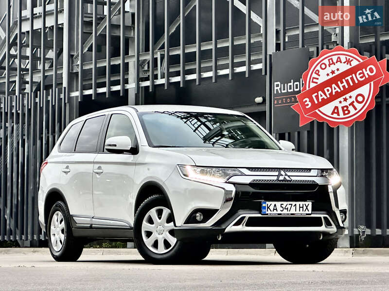 Внедорожник / Кроссовер Mitsubishi Outlander 2021 в 