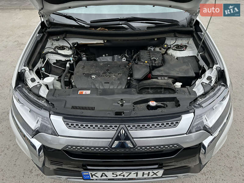 Позашляховик / Кросовер Mitsubishi Outlander 2021 в Києві фото 17 Позашляховик / Кросовер Mitsubishi Outlander 2021 в Києві