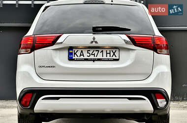 Внедорожник / Кроссовер Mitsubishi Outlander 2021 в 