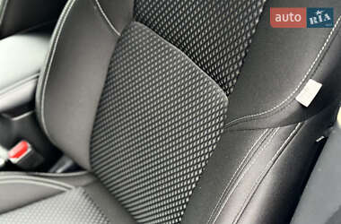 Внедорожник / Кроссовер Mitsubishi Outlander 2021 в 