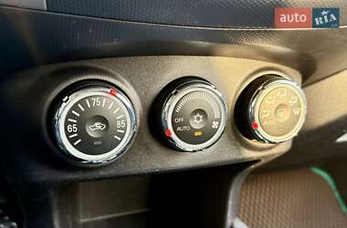 Внедорожник / Кроссовер Mitsubishi Outlander 2010 в 