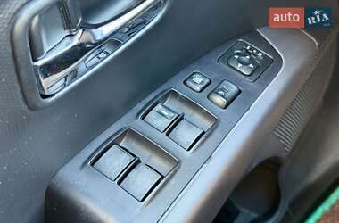 Внедорожник / Кроссовер Mitsubishi Outlander 2010 в 