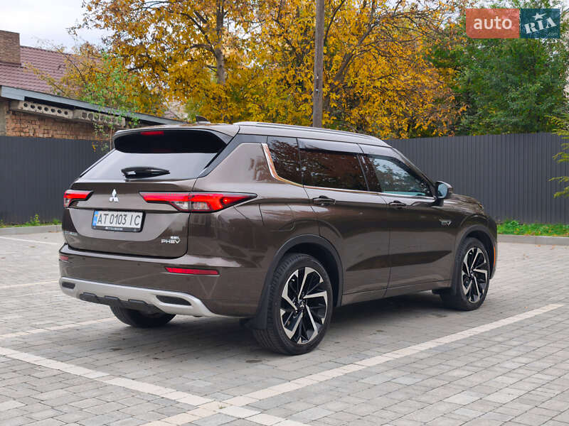 Внедорожник / Кроссовер Mitsubishi Outlander 2022 в Ивано-Франковске