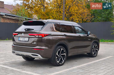 Внедорожник / Кроссовер Mitsubishi Outlander 2022 в 