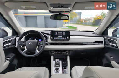 Внедорожник / Кроссовер Mitsubishi Outlander 2022 в 