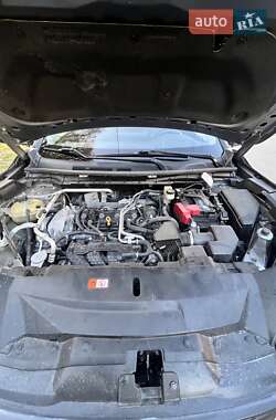 Внедорожник / Кроссовер Mitsubishi Outlander 2022 в 