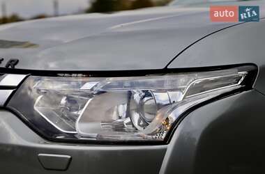 Внедорожник / Кроссовер Mitsubishi Outlander 2016 в 