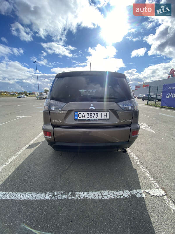 Внедорожник / Кроссовер Mitsubishi Outlander 2010 в Киеве фото 3 Внедорожник / Кроссовер Mitsubishi Outlander 2010 в Киеве