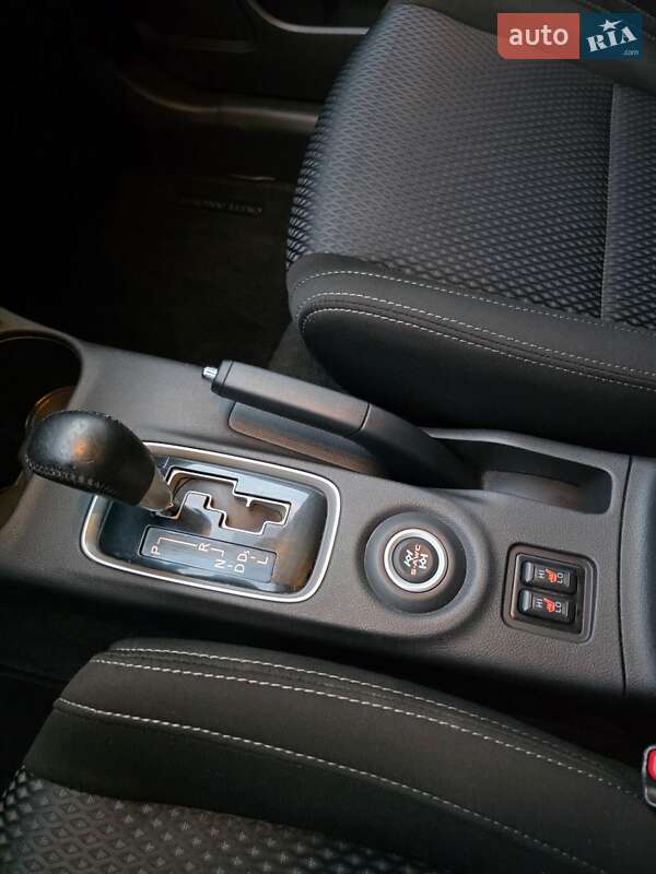Внедорожник / Кроссовер Mitsubishi Outlander 2016 в Одессе