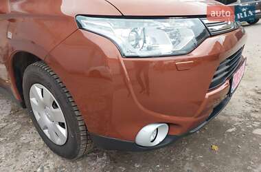 Позашляховик / Кросовер Mitsubishi Outlander 2013 в  фото 9 Позашляховик / Кросовер Mitsubishi Outlander 2013 в