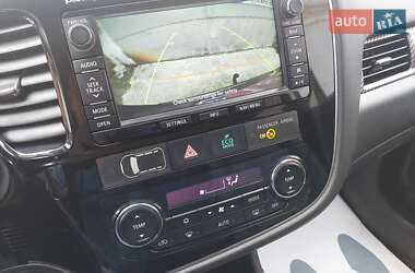 Позашляховик / Кросовер Mitsubishi Outlander 2013 в  фото 38 Позашляховик / Кросовер Mitsubishi Outlander 2013 в