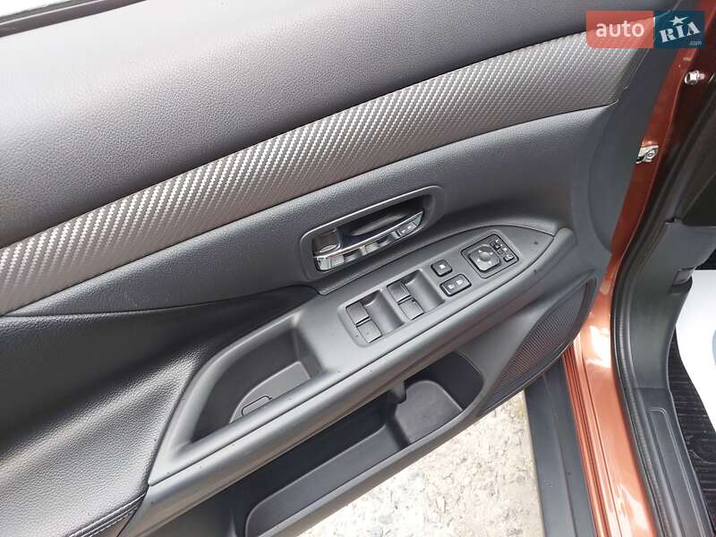 Позашляховик / Кросовер Mitsubishi Outlander 2013 в Рівному фото 43 Позашляховик / Кросовер Mitsubishi Outlander 2013 в Рівному