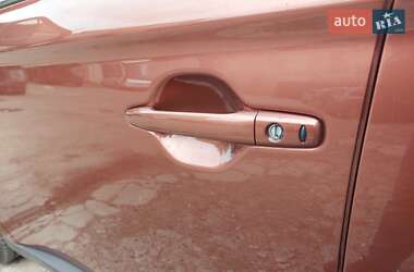 Позашляховик / Кросовер Mitsubishi Outlander 2013 в  фото 47 Позашляховик / Кросовер Mitsubishi Outlander 2013 в