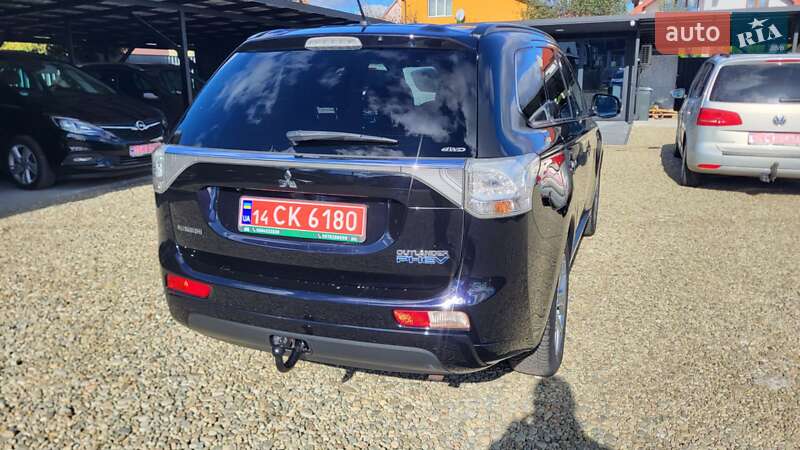 Внедорожник / Кроссовер Mitsubishi Outlander 2014 в Калуше