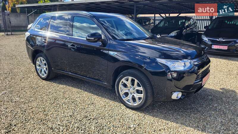 Внедорожник / Кроссовер Mitsubishi Outlander 2014 в Калуше