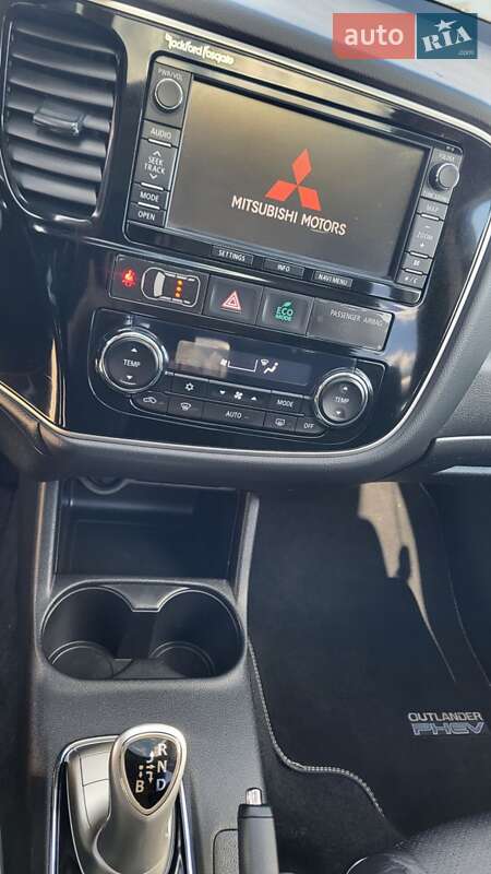 Внедорожник / Кроссовер Mitsubishi Outlander 2014 в Калуше