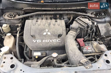 Внедорожник / Кроссовер Mitsubishi Outlander 2007 в 